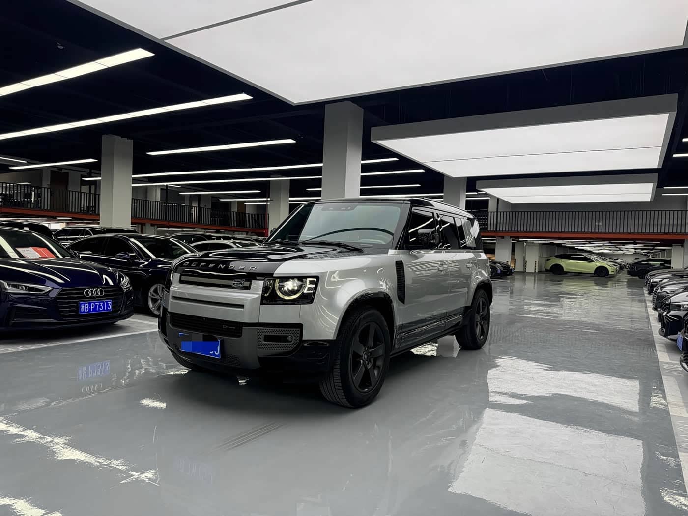 Land Rover Defender