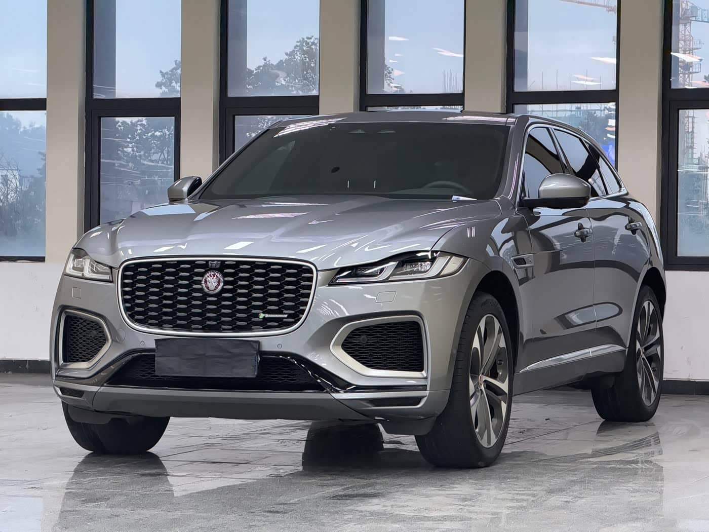 Jaguar F-PACE