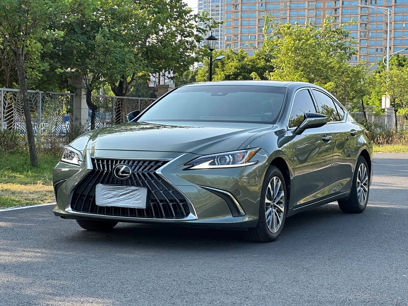 Lexus ES
