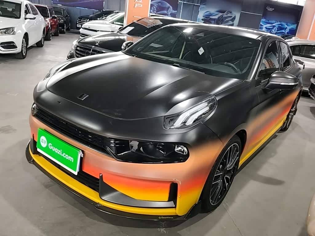 Lynk & Co 03