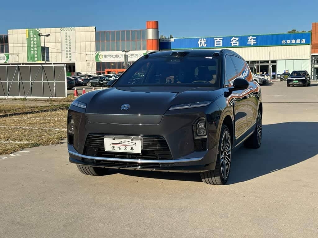 NIO ES8