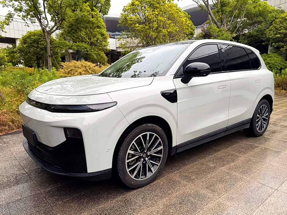 Leapmotor B10