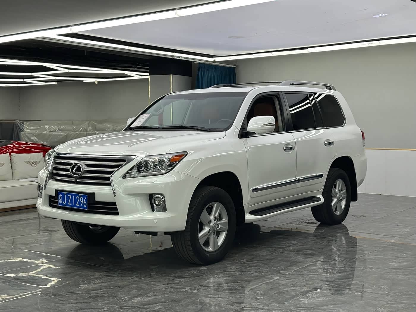 Lexus LX