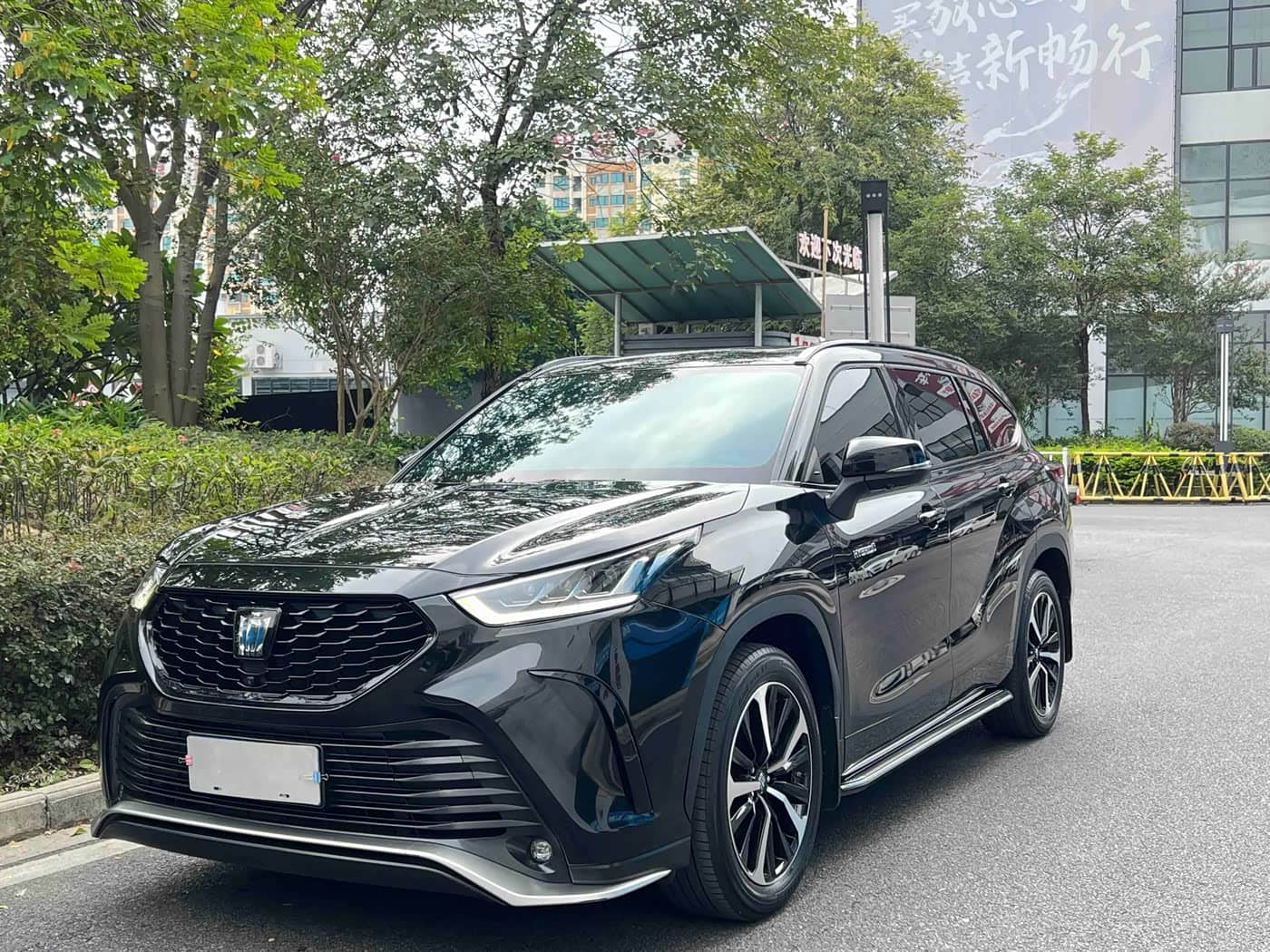 Toyota Crown Kluger