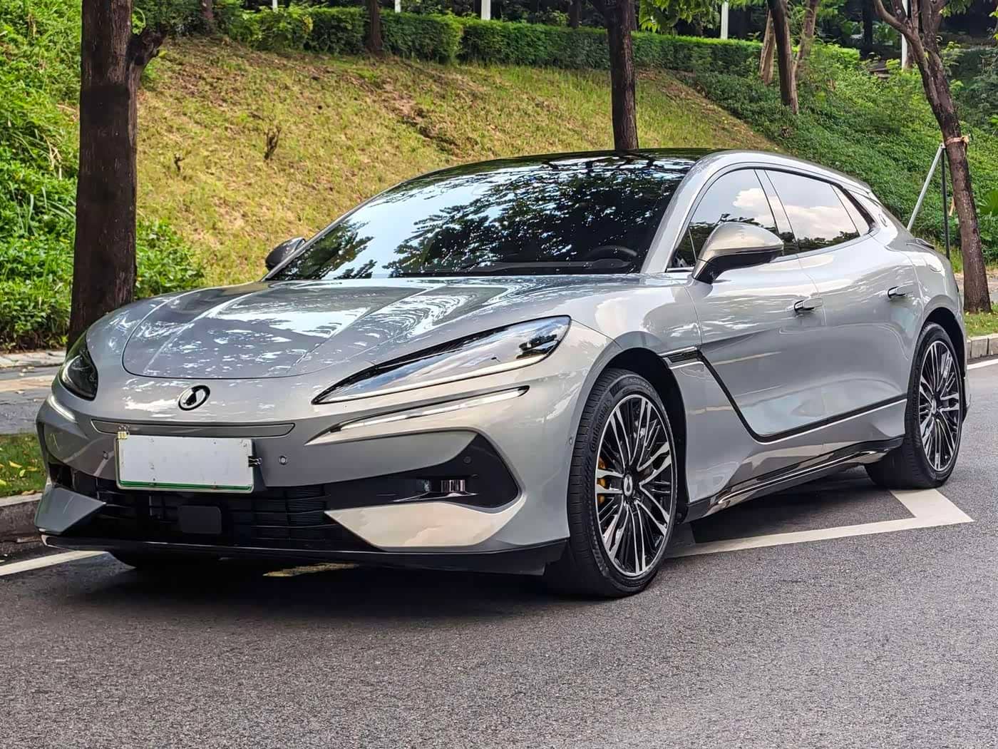 Denza Z9GT