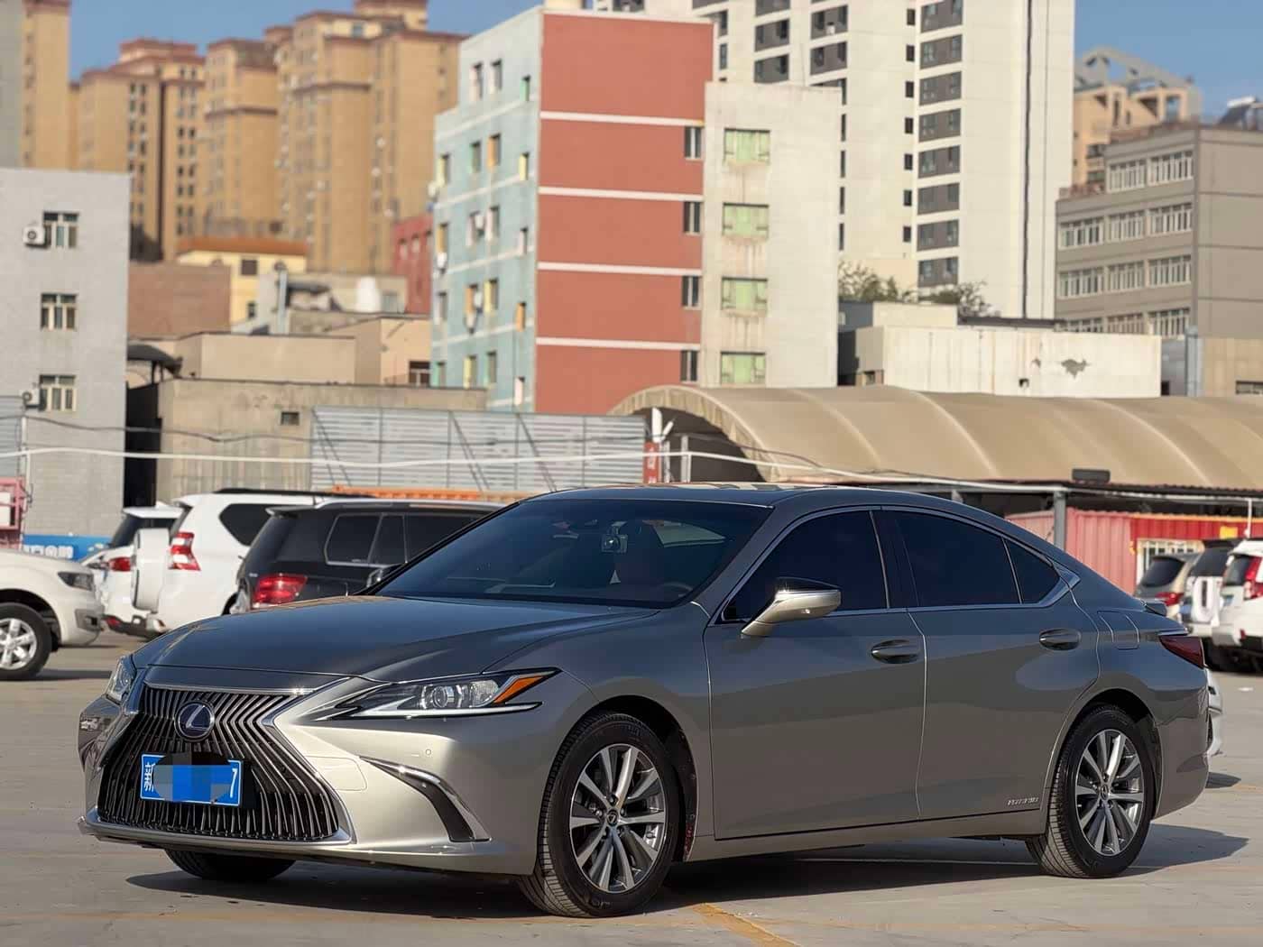 Lexus ES