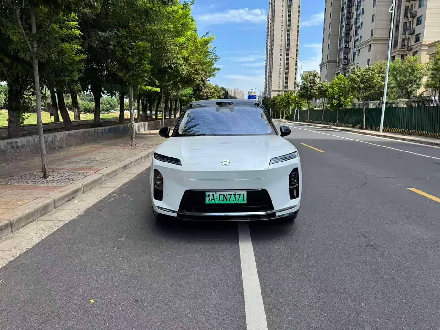NIO ES8