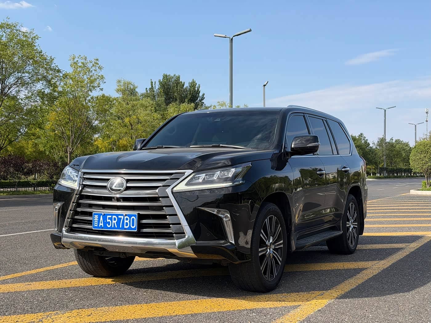 Lexus LX