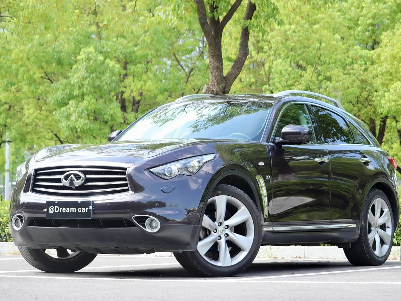 Infiniti QX70