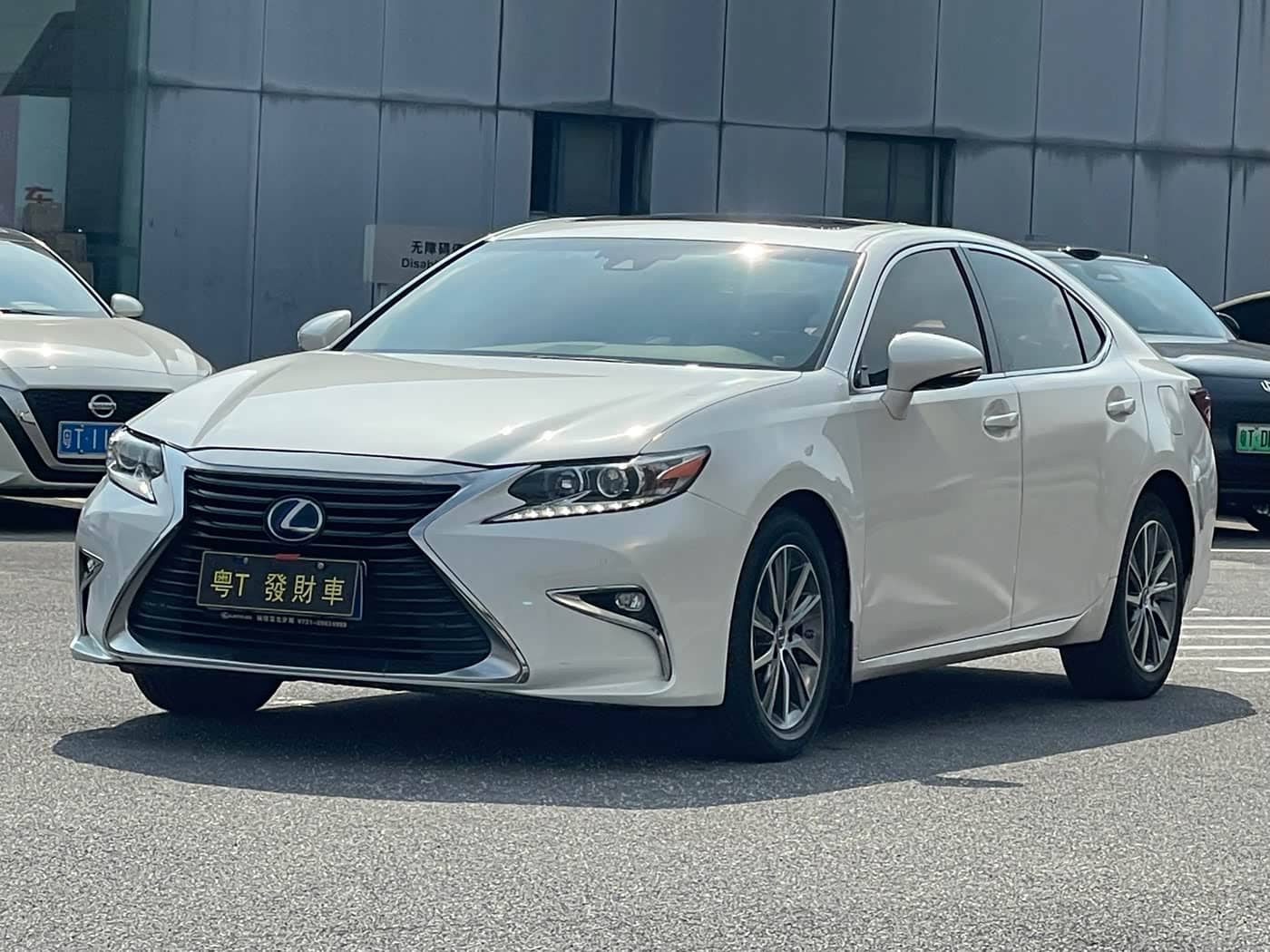 Lexus ES