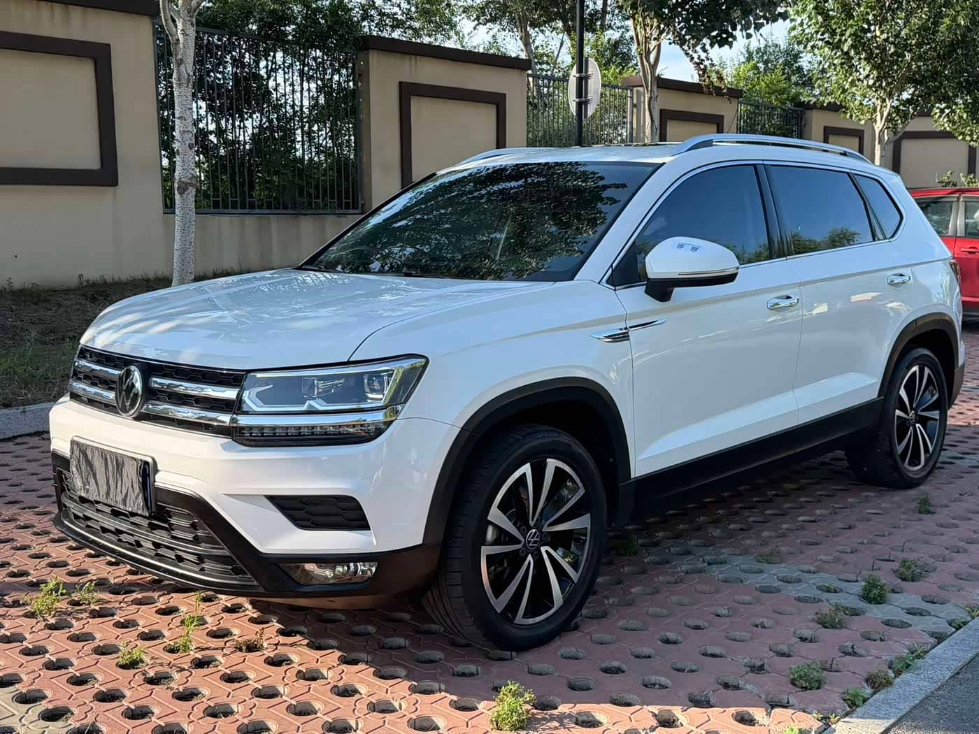 Volkswagen Tharu