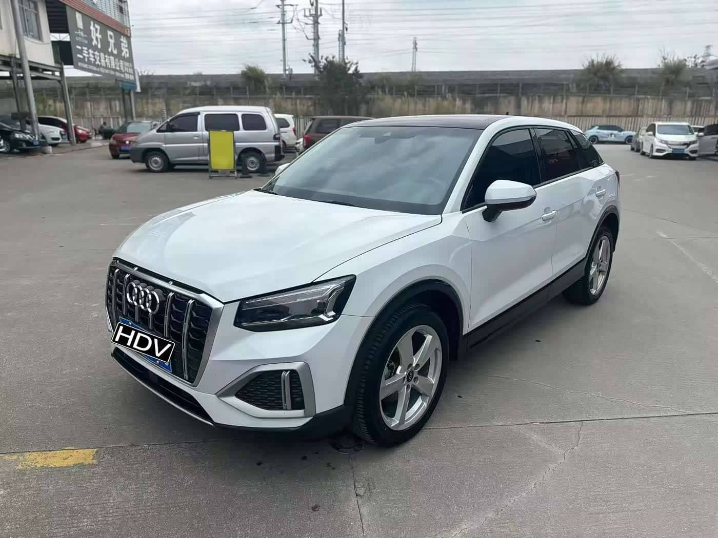 Audi Q2L