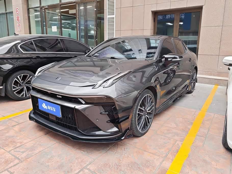 Lynk & Co 03