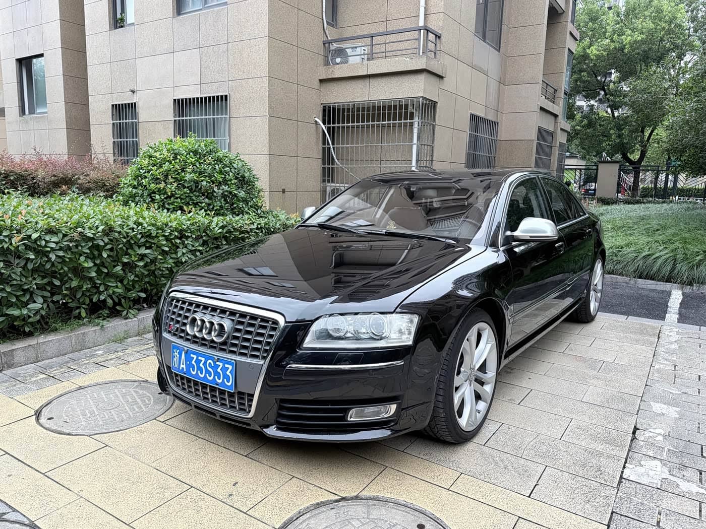 Audi S8