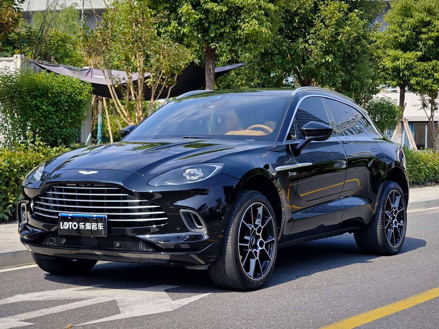 Aston Martin DBX