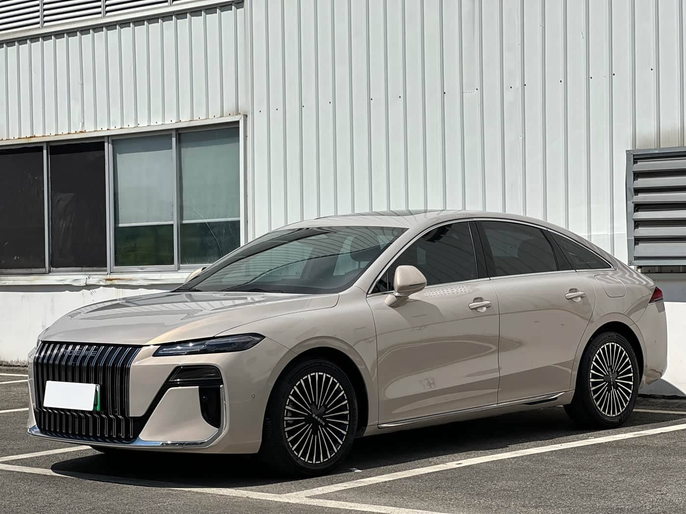 Roewe M7 DMH
