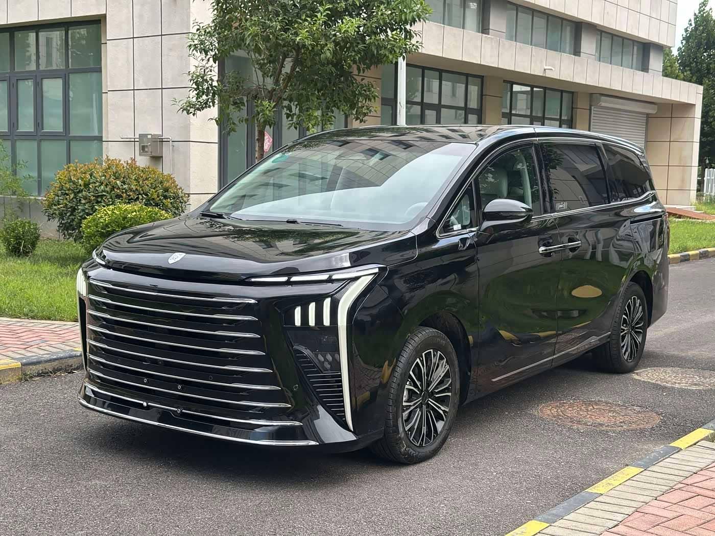 Dongfeng Fengxing Starlight V9