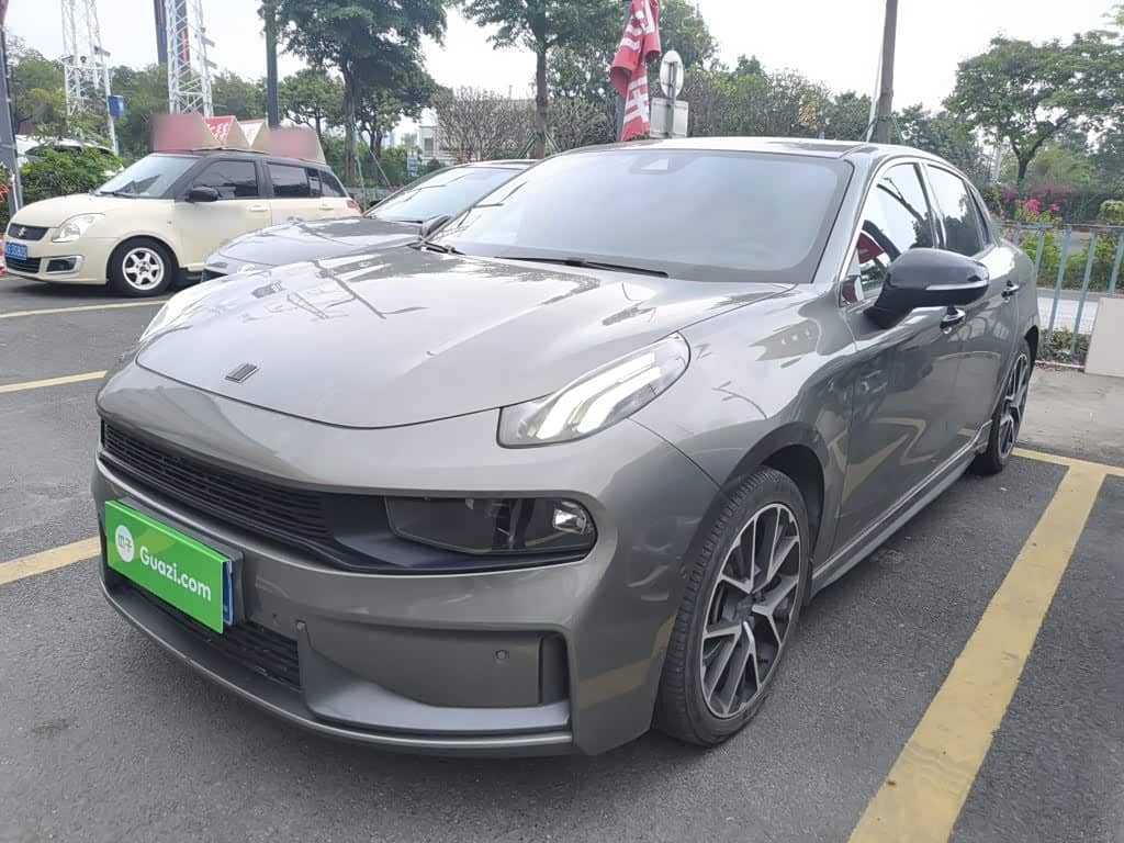 Lynk & Co 03