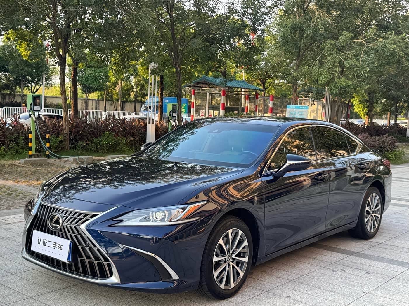 Lexus ES