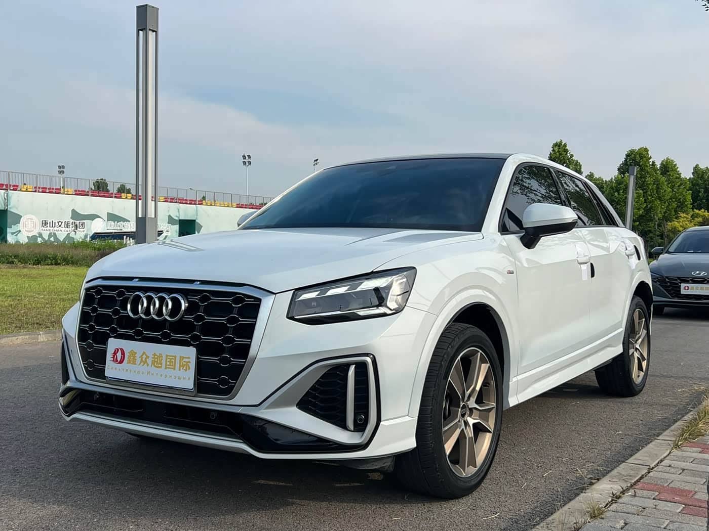 Audi Q2L