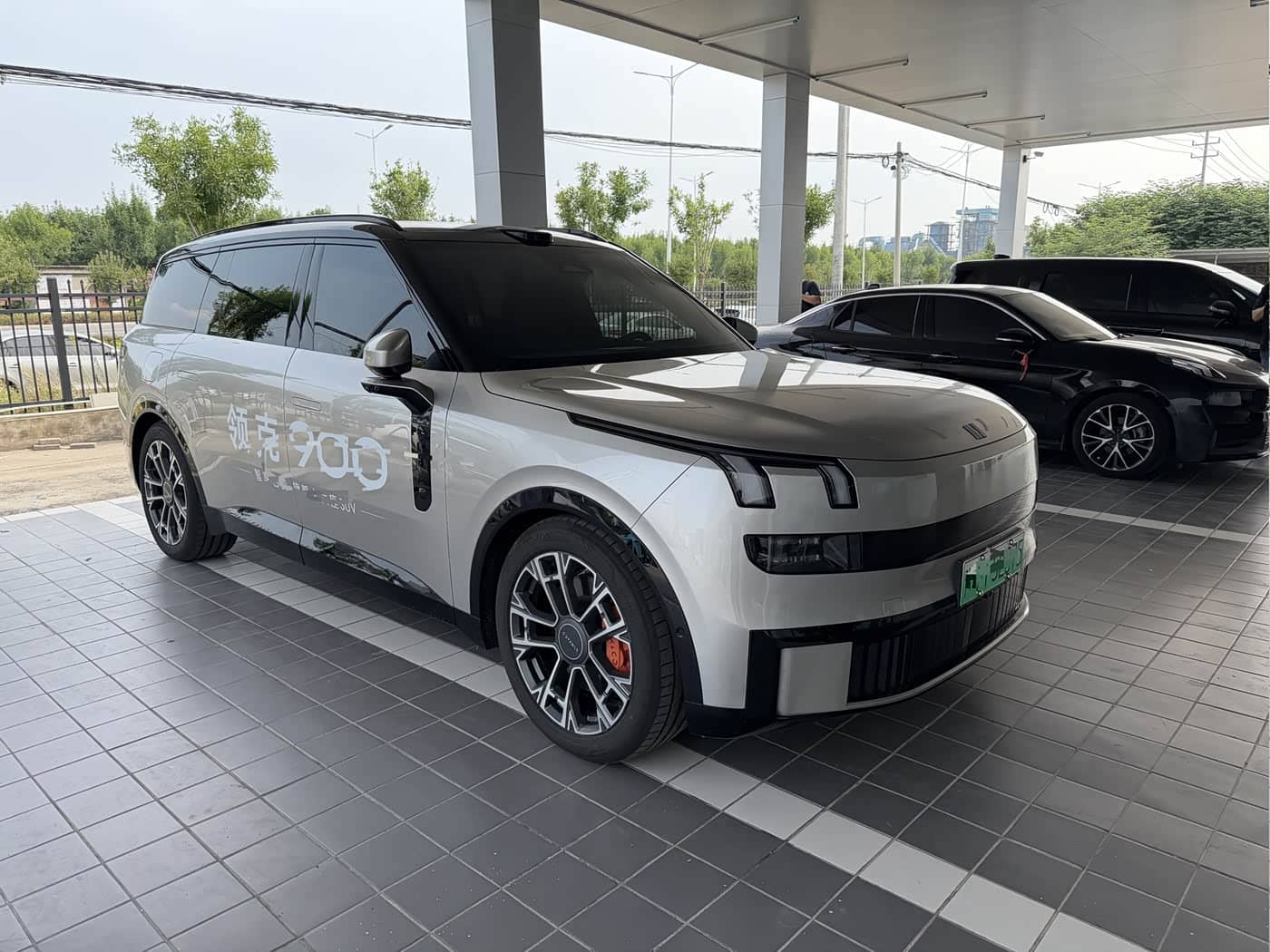 Lynk & Co 900