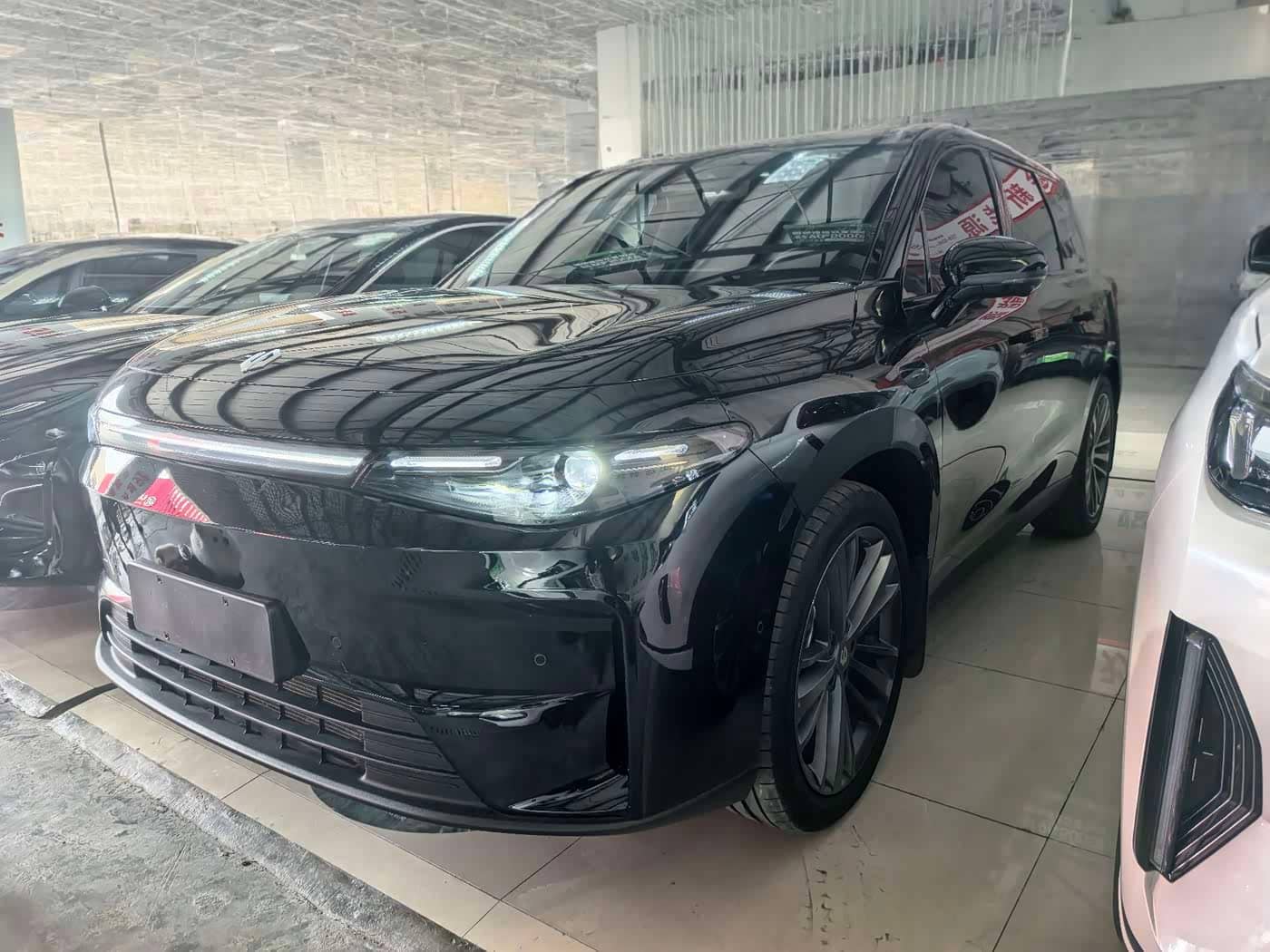 Leapmotor C16