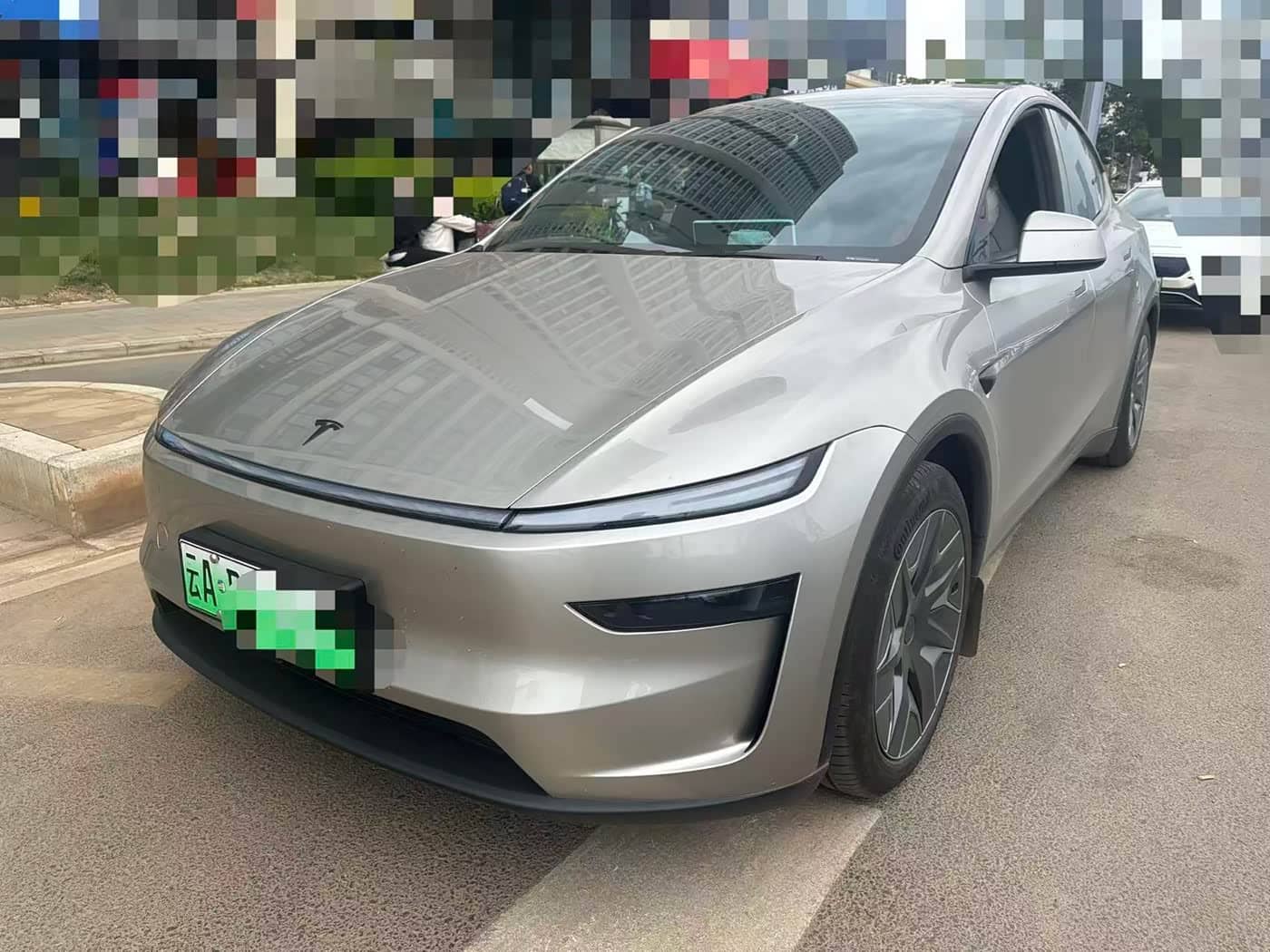 Tesla Model Y L