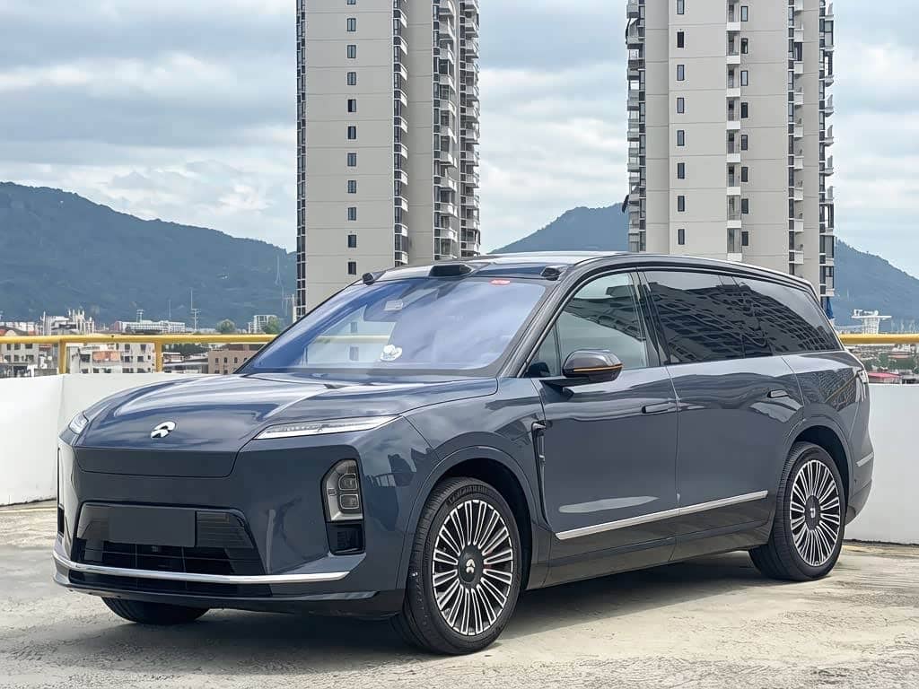 NIO ES8