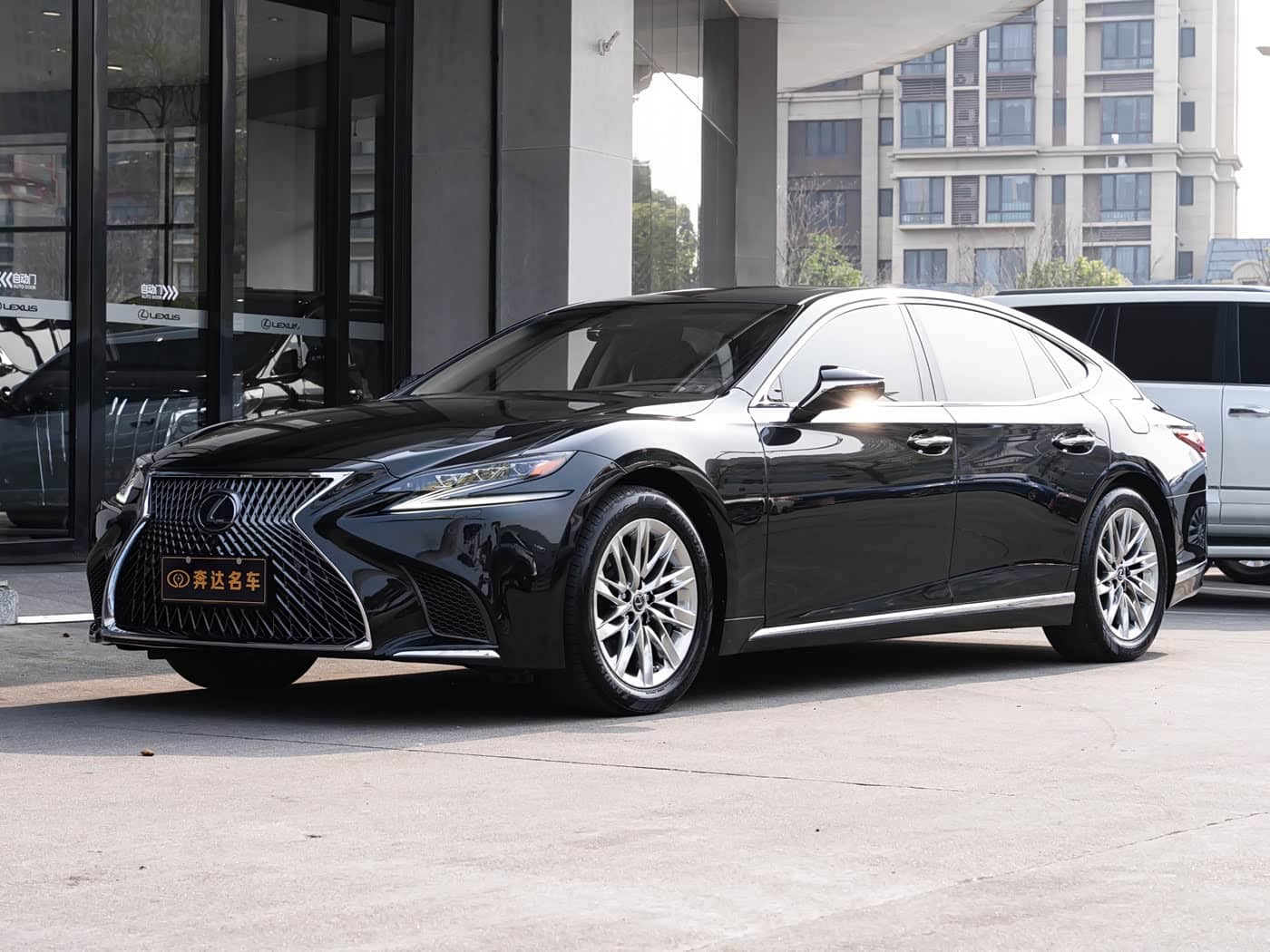 Lexus LS