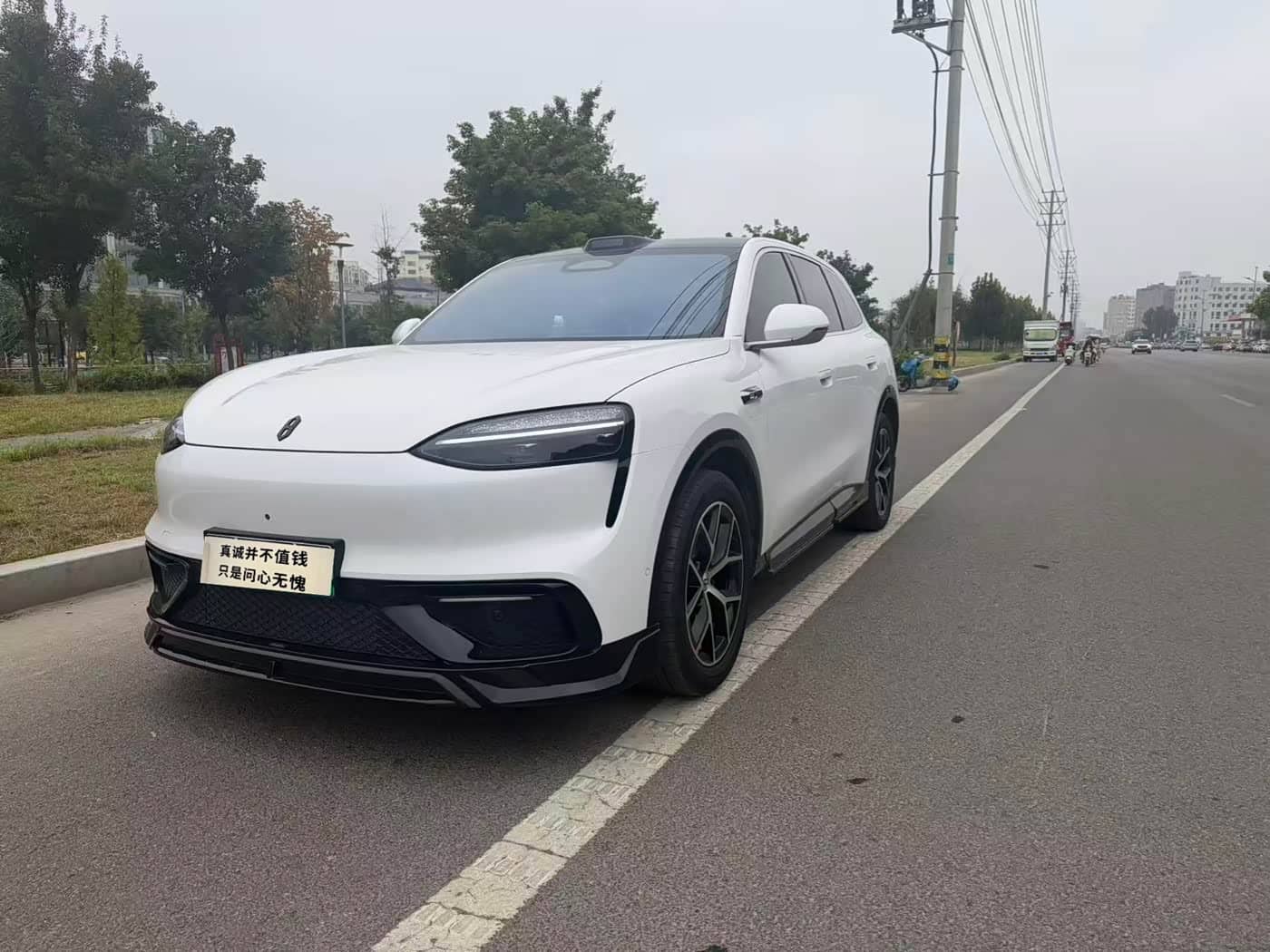 AITO Wenjie AITO M6