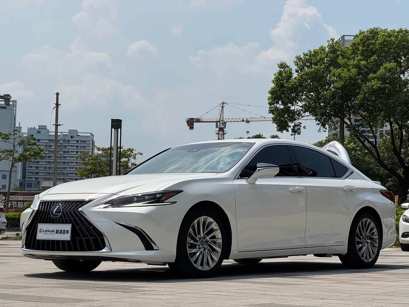 Lexus ES