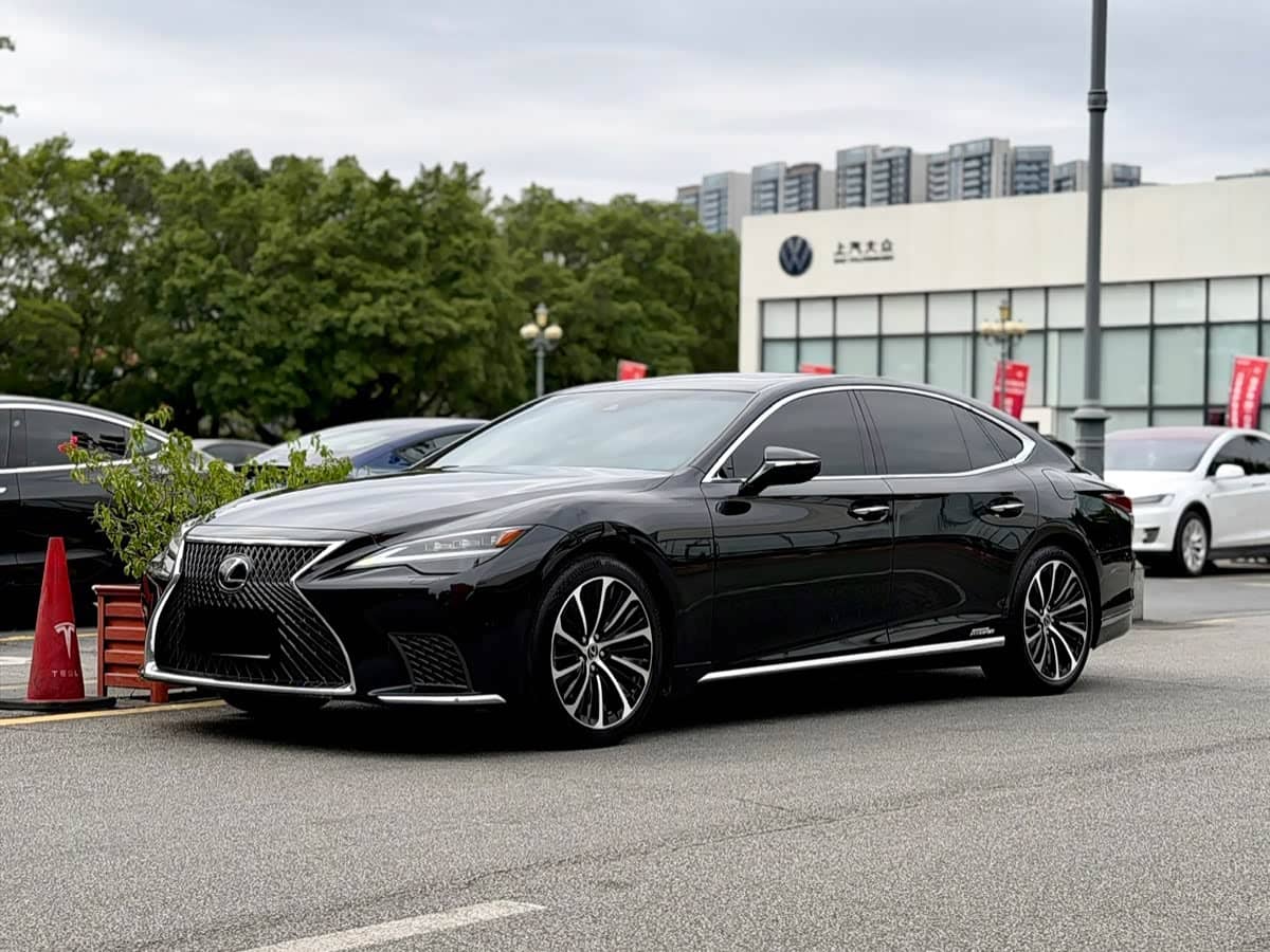 Lexus LS