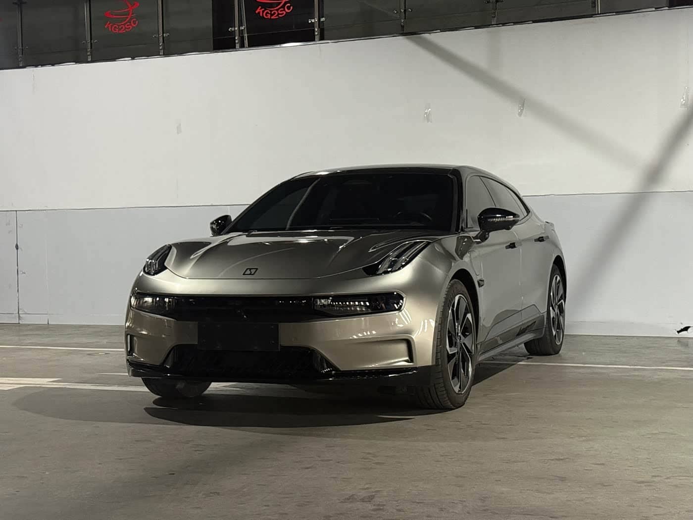 ZEEKR 001
