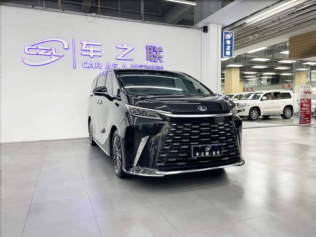 Lexus LM