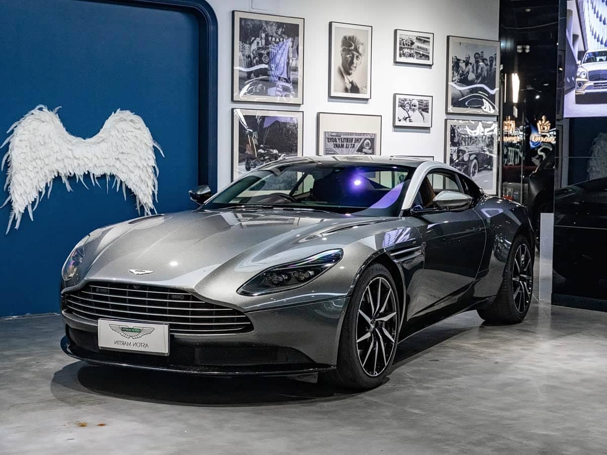 Aston Martin DB11