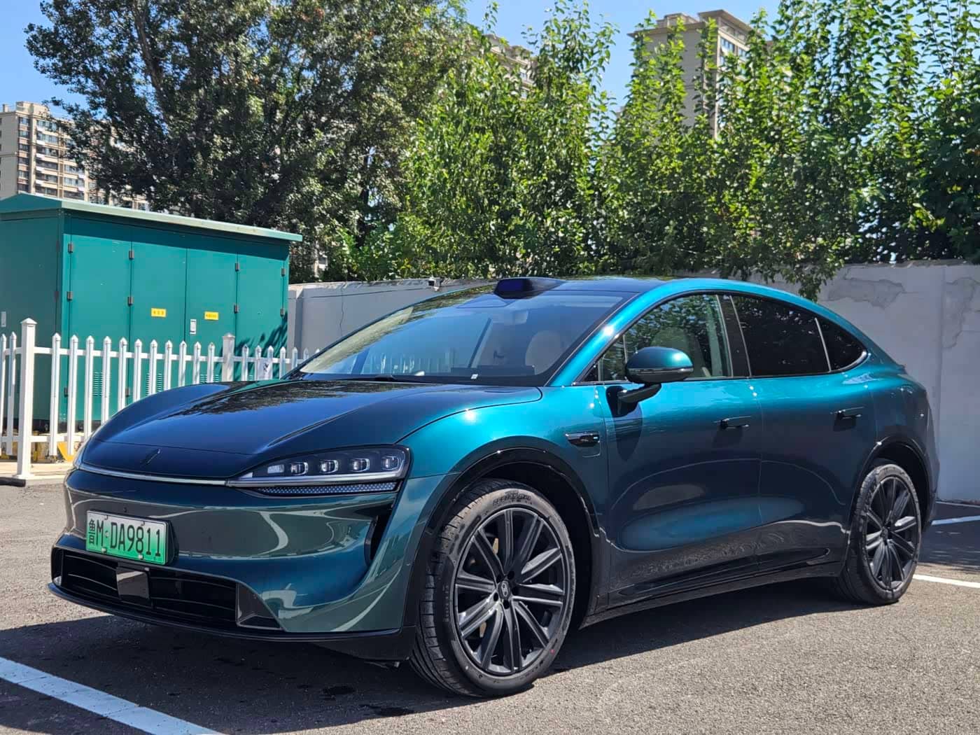 Zhijie Luxeed R7