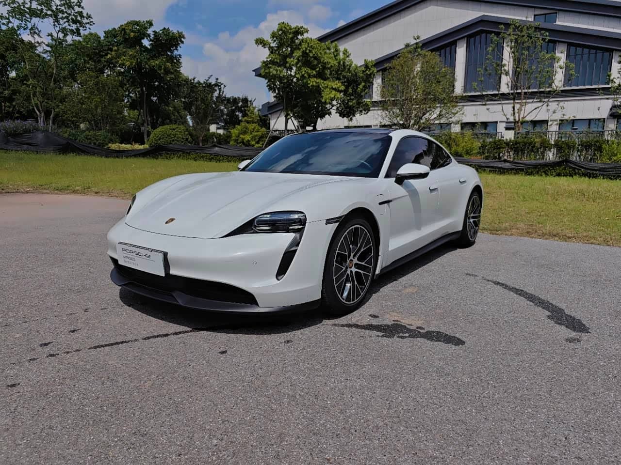Porsche Taycan
