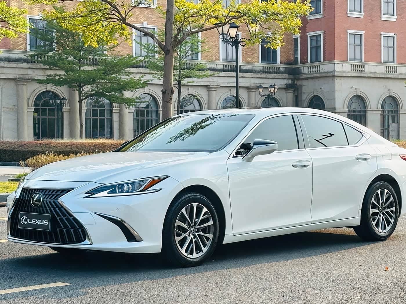 Lexus ES