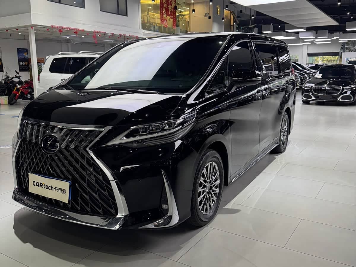 Lexus LM