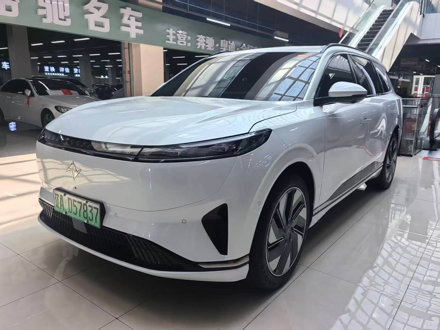 Dongfeng Yipai eπ008