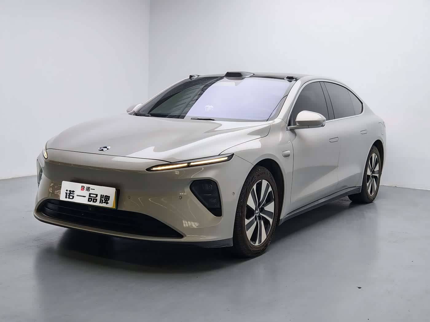 NIO ET7