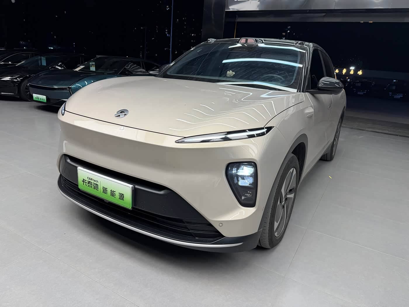 NIO ES8
