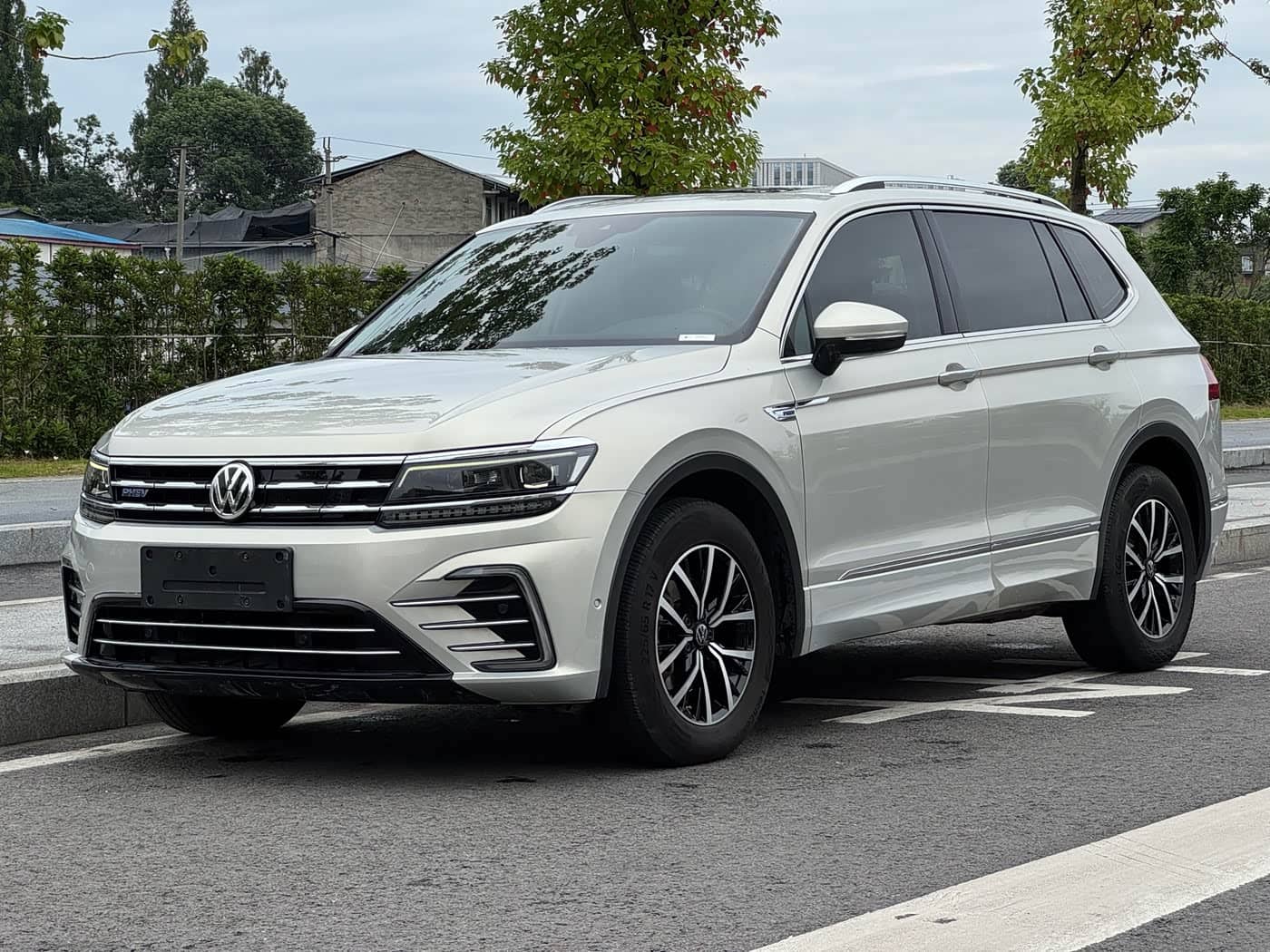 Volkswagen Tiguan L PHEV