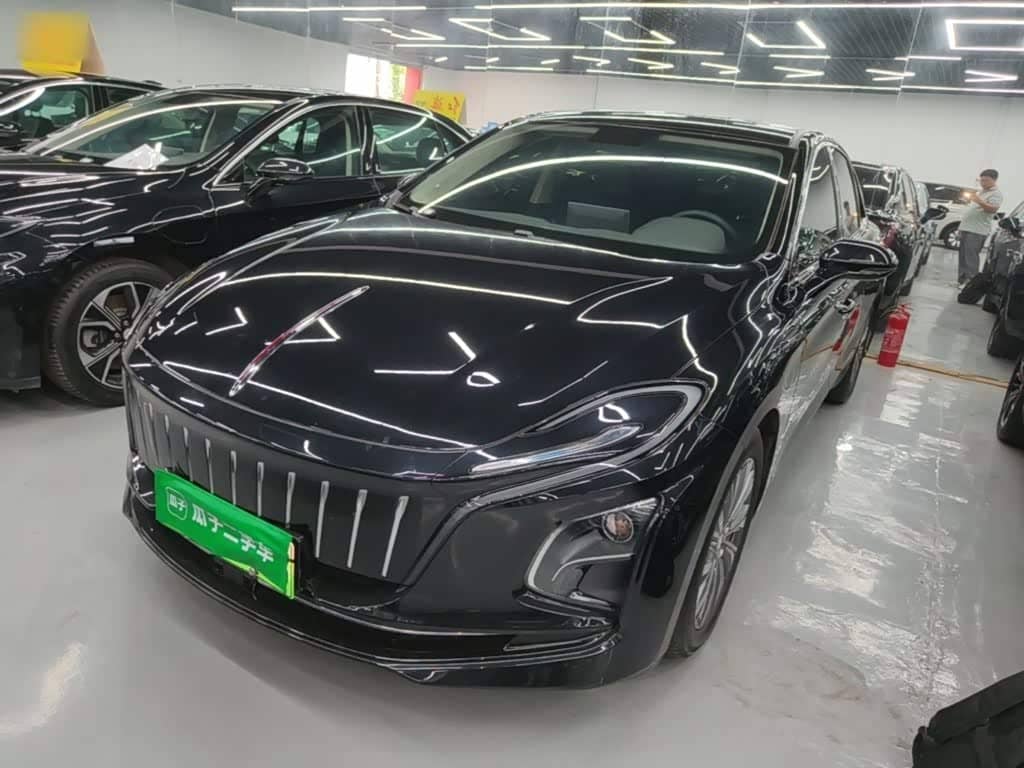 Hongqi E-QM5