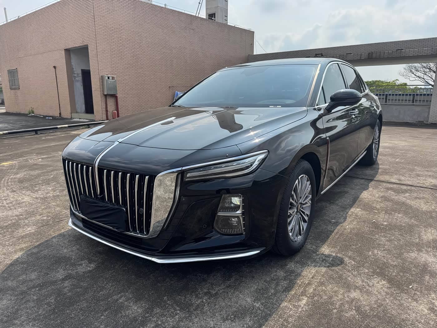 Hongqi H5