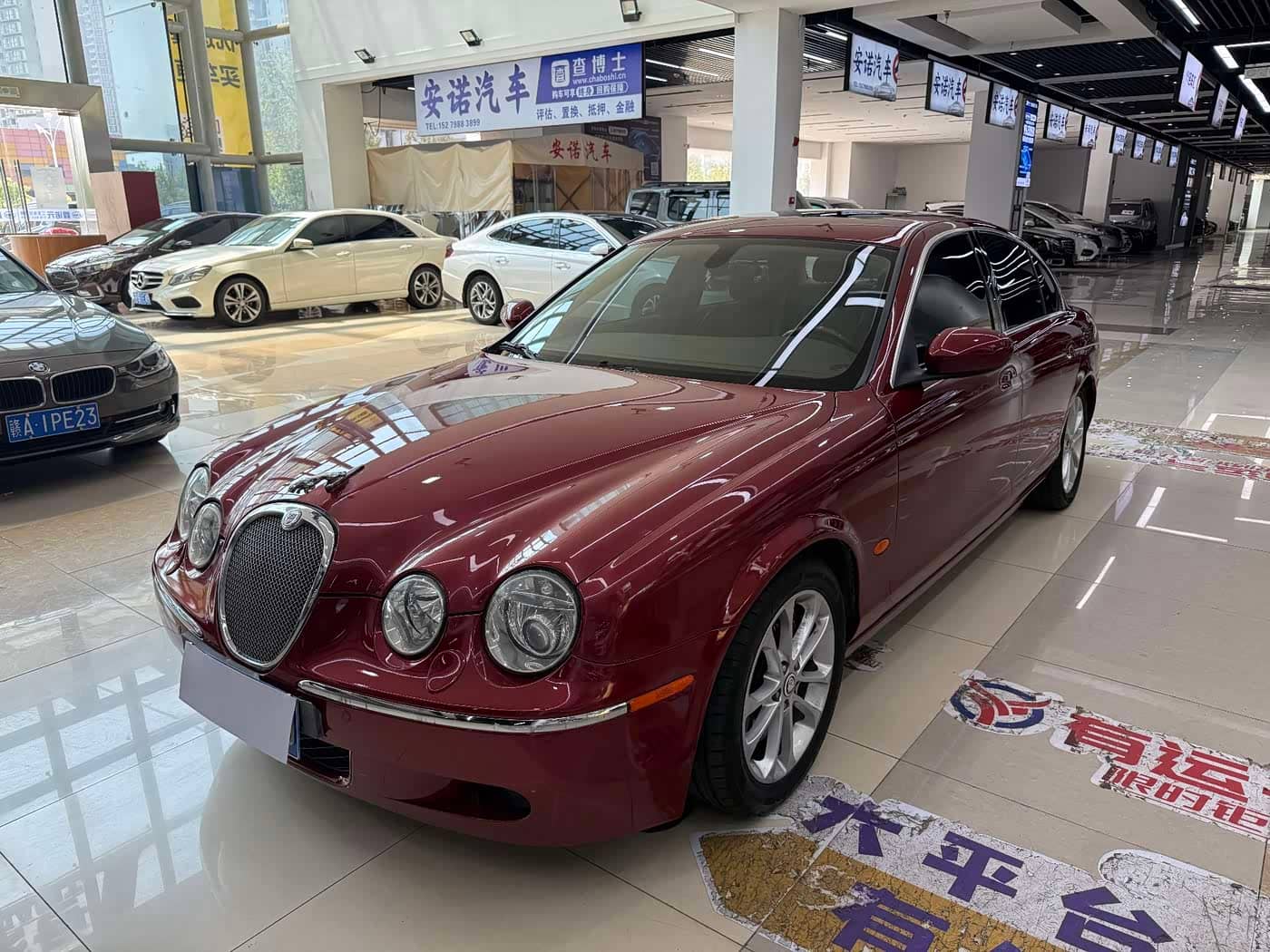 Jaguar S-TYPE