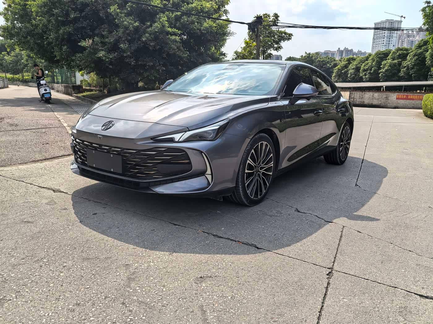 MG MG7