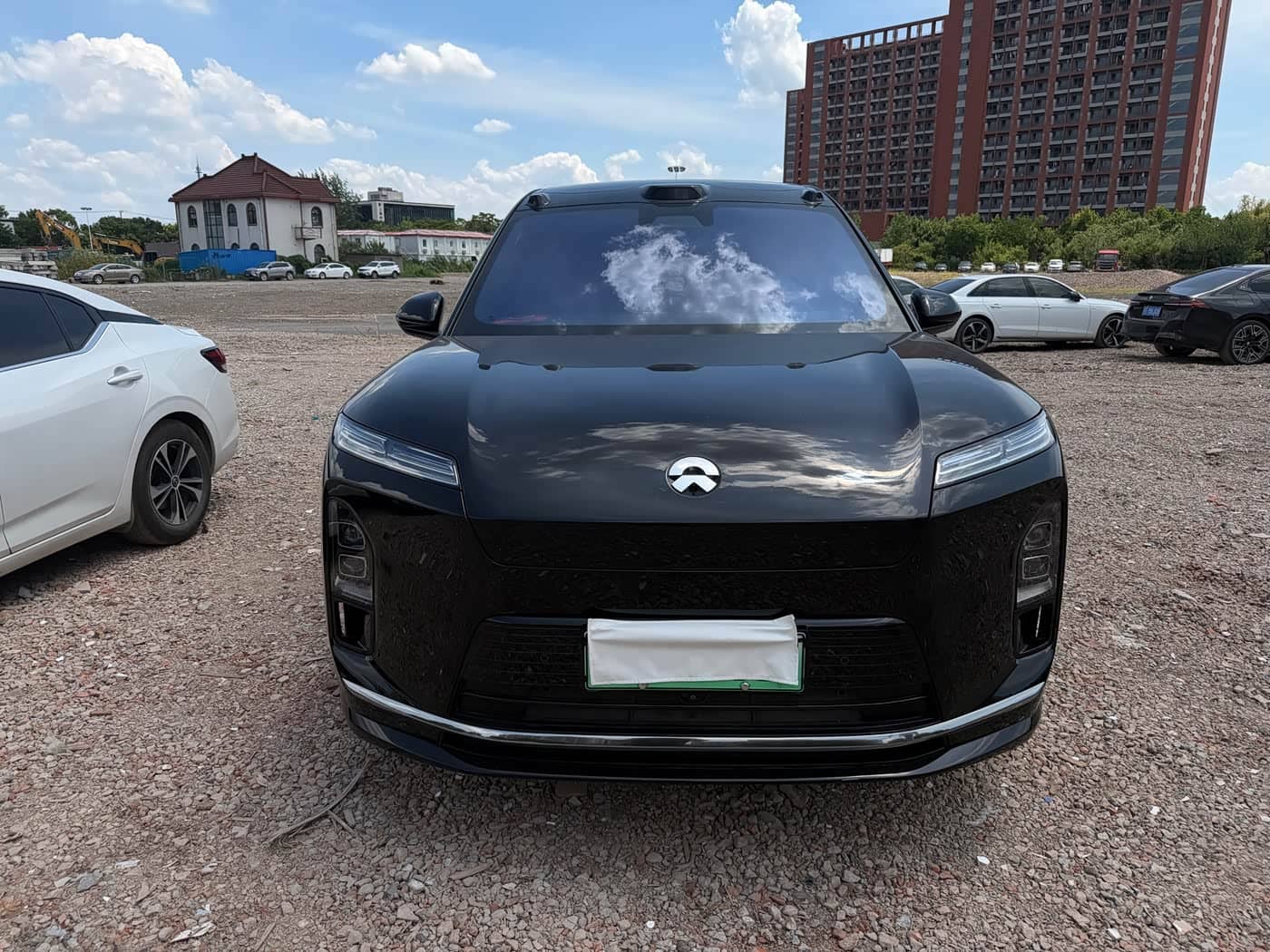 NIO ES8