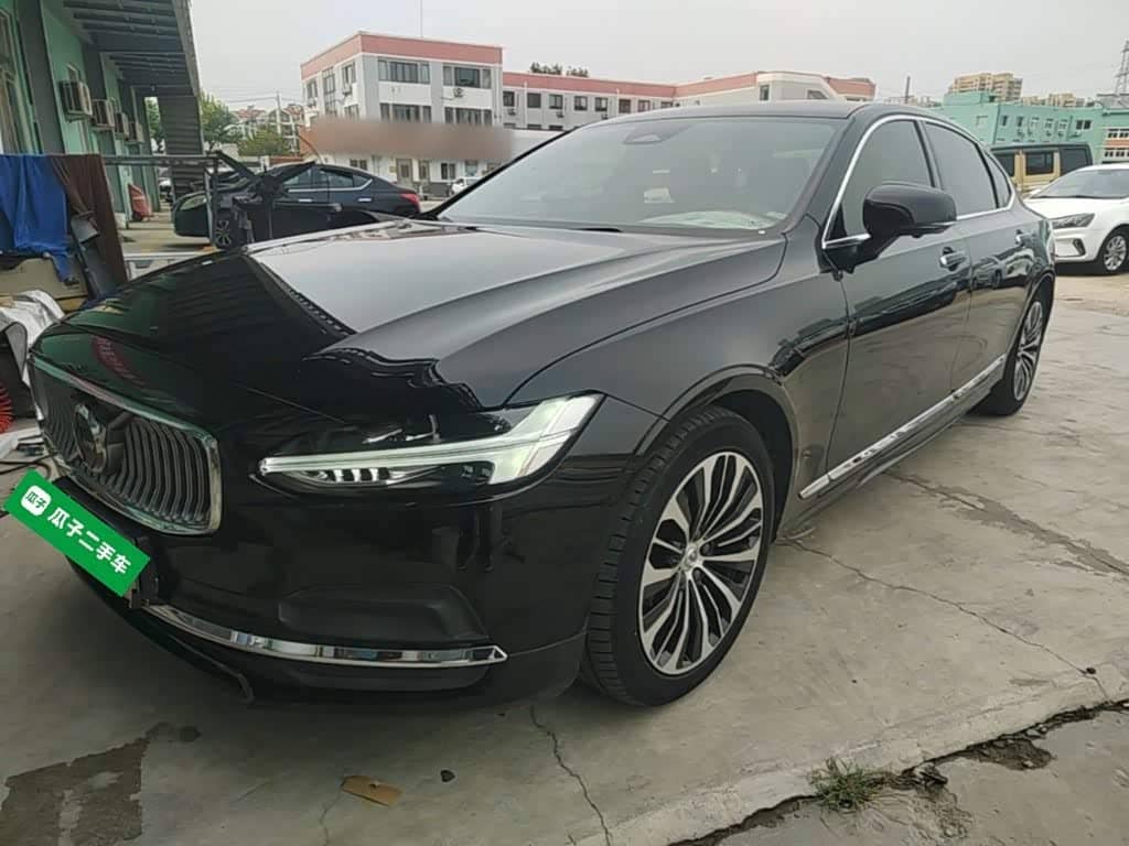Volvo S90