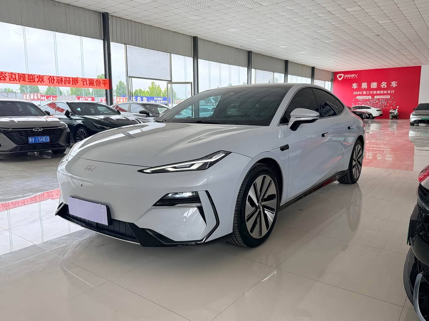 Geely Galaxy Galaxy E8